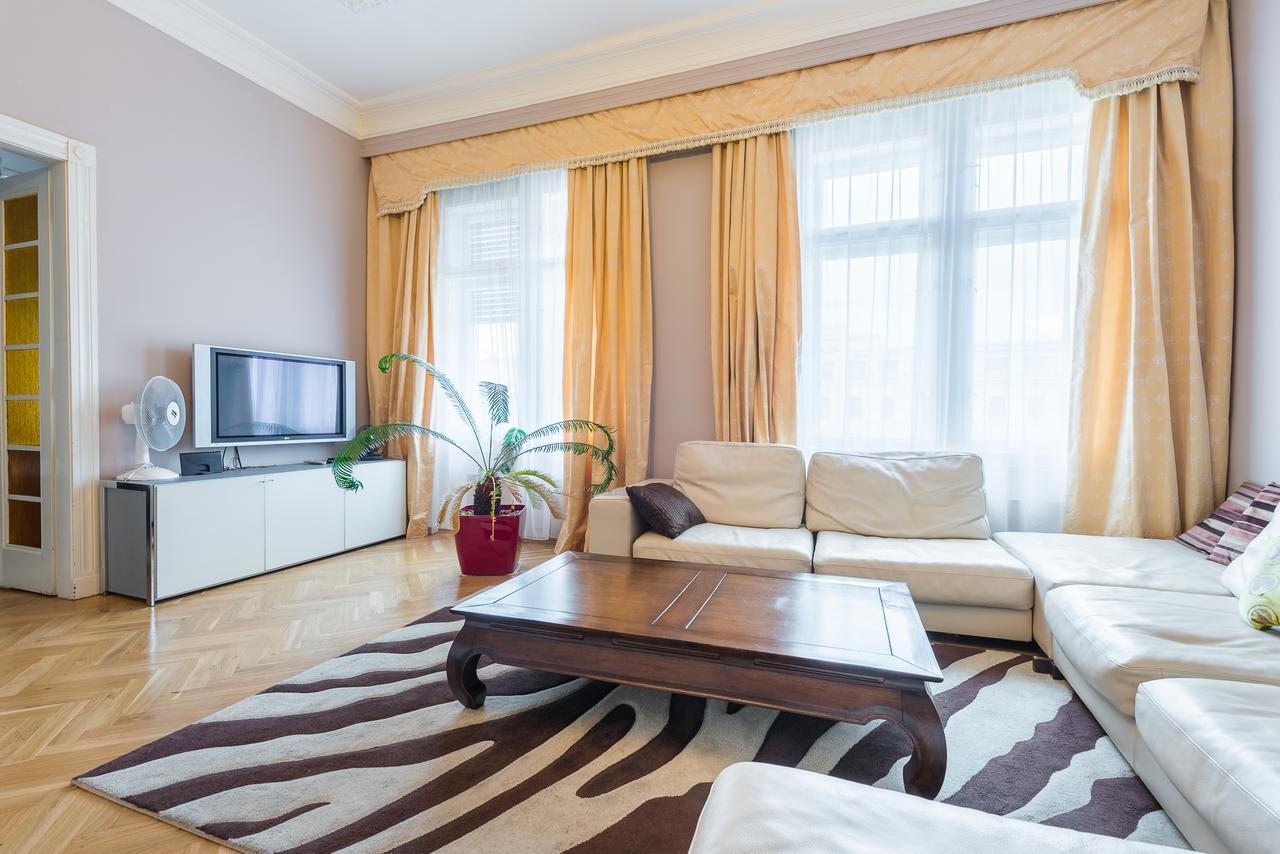 Wenceslas Square Apartment Prague Ngoại thất bức ảnh
