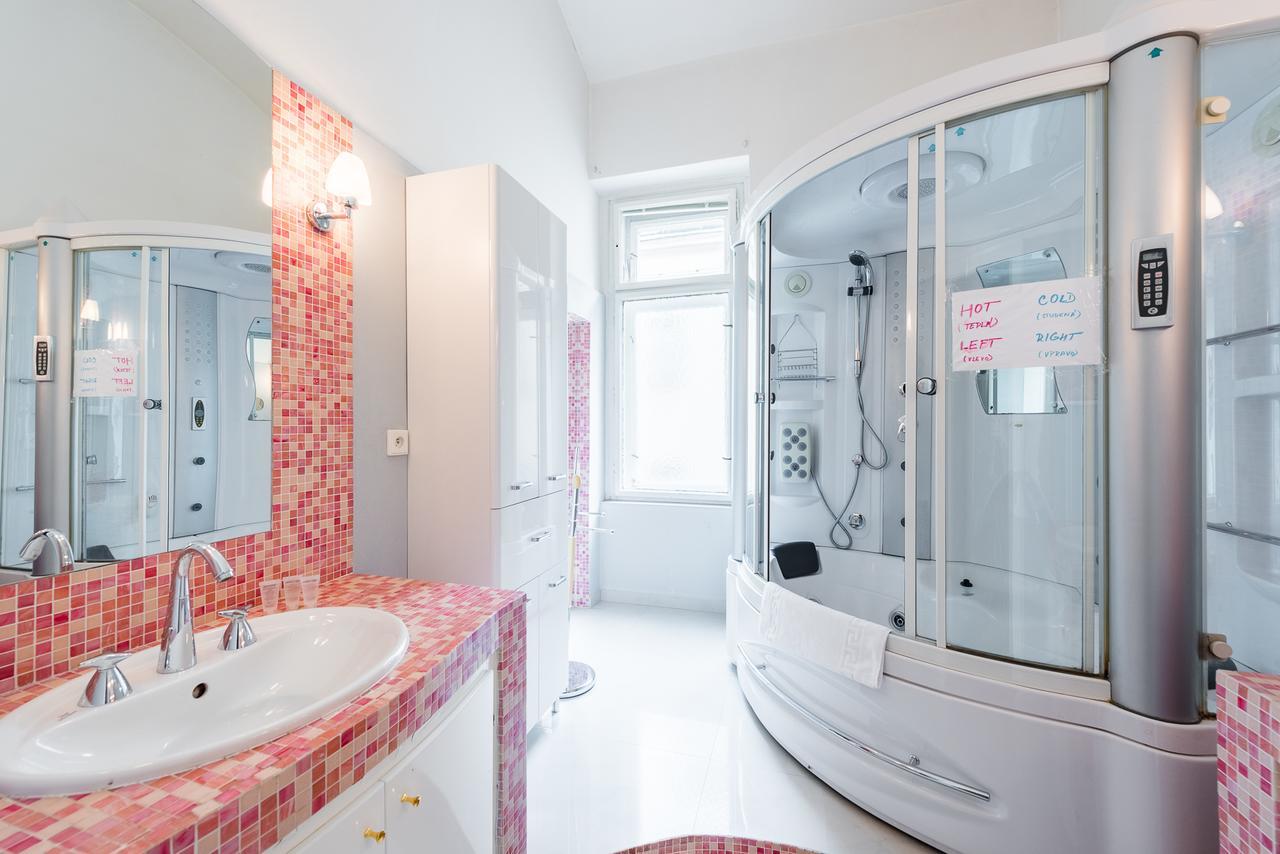 Wenceslas Square Apartment Prague Ngoại thất bức ảnh